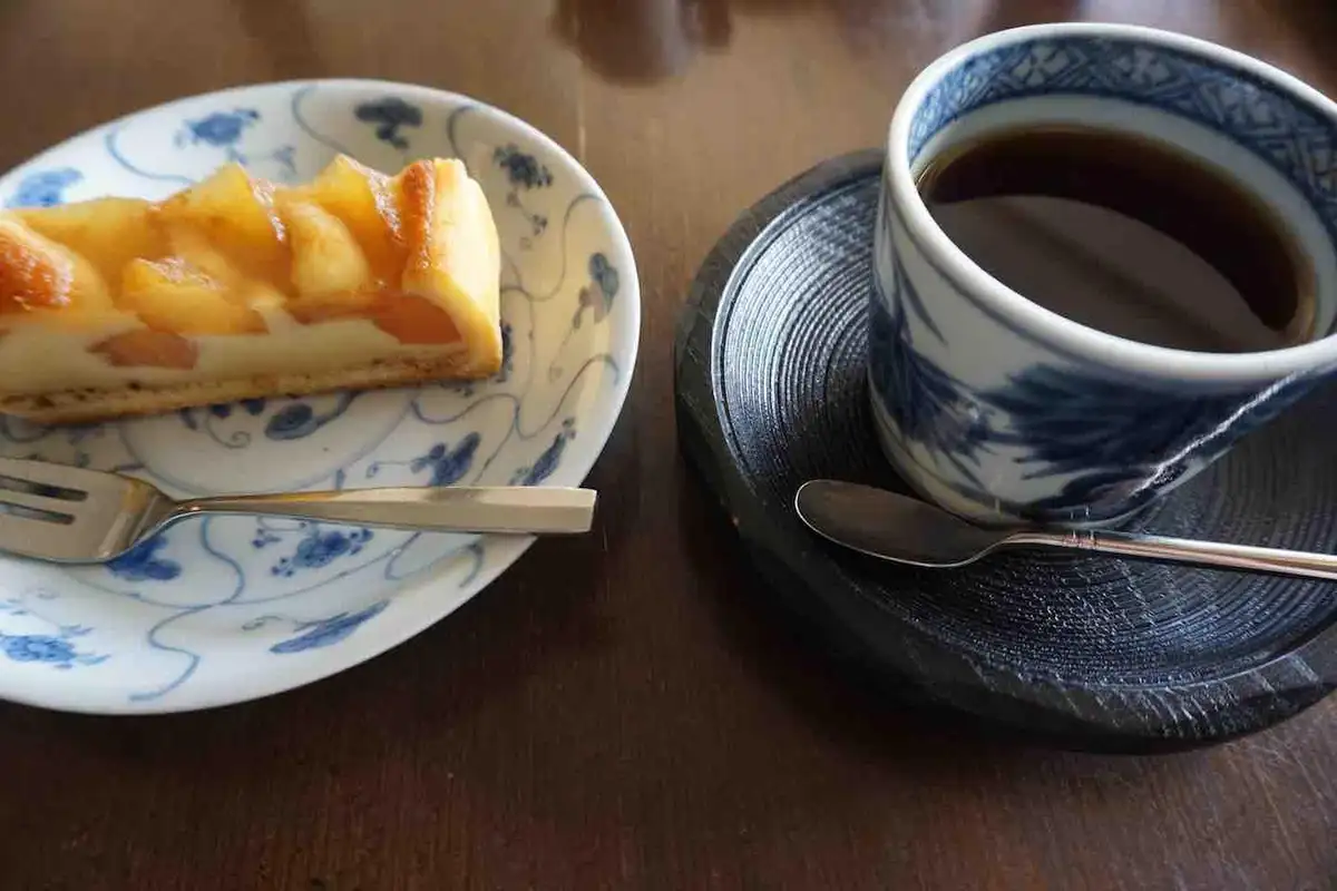 Modern snack on ancient pottery: photo by me