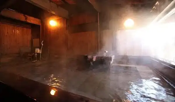 Steamy bath: photo thanks to Noshiyu