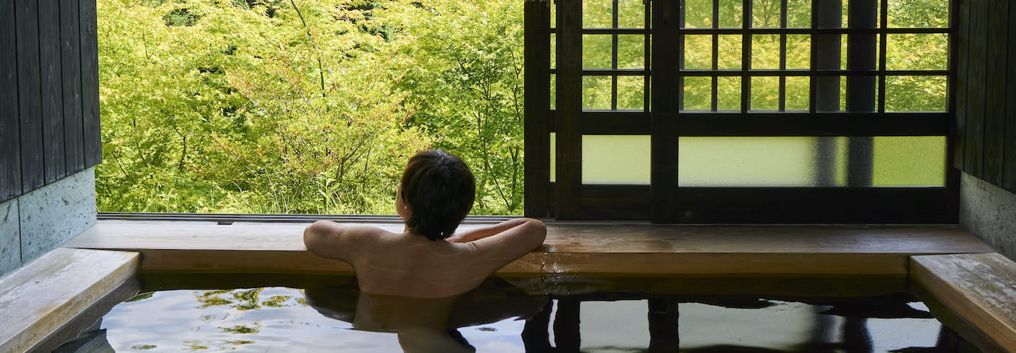 Onsen bathing
