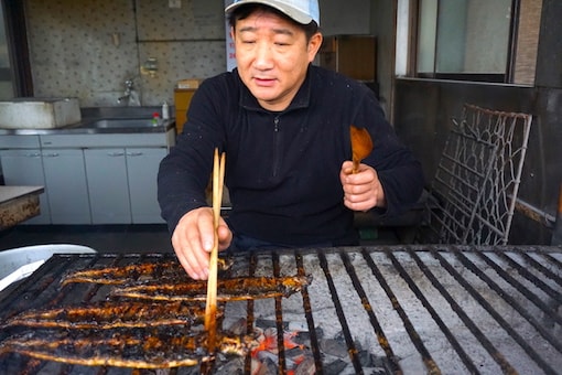 freshly-grilled-eels-japan